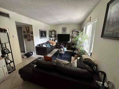 415 NE 2nd St #111, Hallandale, FL, 33009