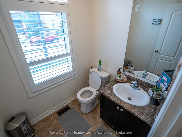 1528 Chretien St — Photo 16