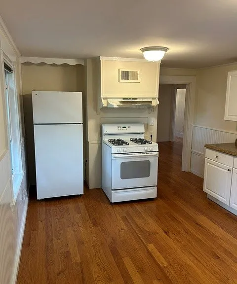 95 Crescent St #95 — Photo 17