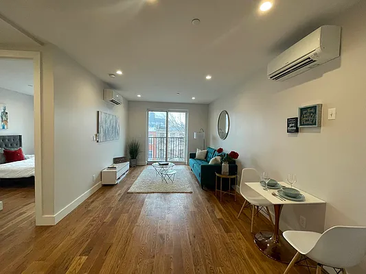 Rented by Pear NYC LLC | media 9
