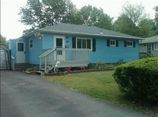 18 Bauer Dr, Albany, NY 12205