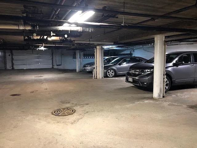 1 bed, $985 — Photo 2