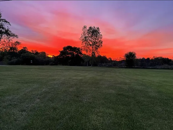 9507 Modena Farms, South Lyon, MI 48178