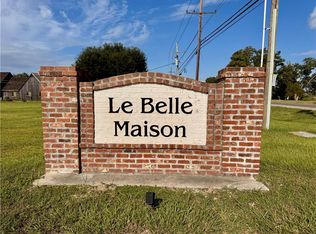 385 Le Belle Maison Dr, Raceland, LA 70394