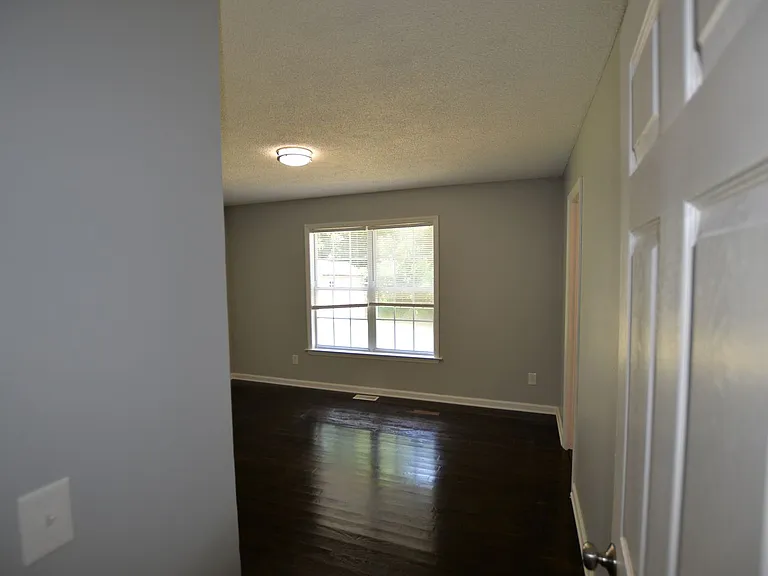 1715 Rainbow Dr — Photo 10