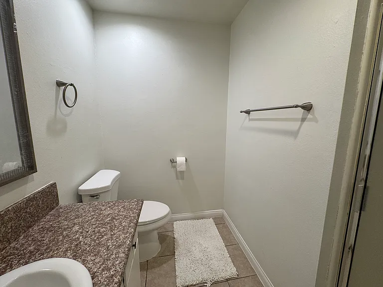 331 S Idaho St #D — Photo 6