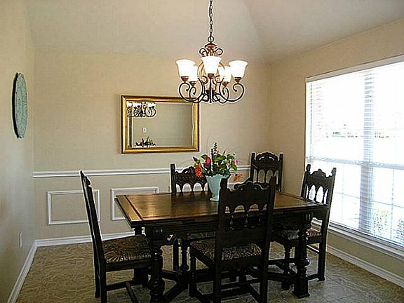 2nd image of 2715 Green Gables Ct