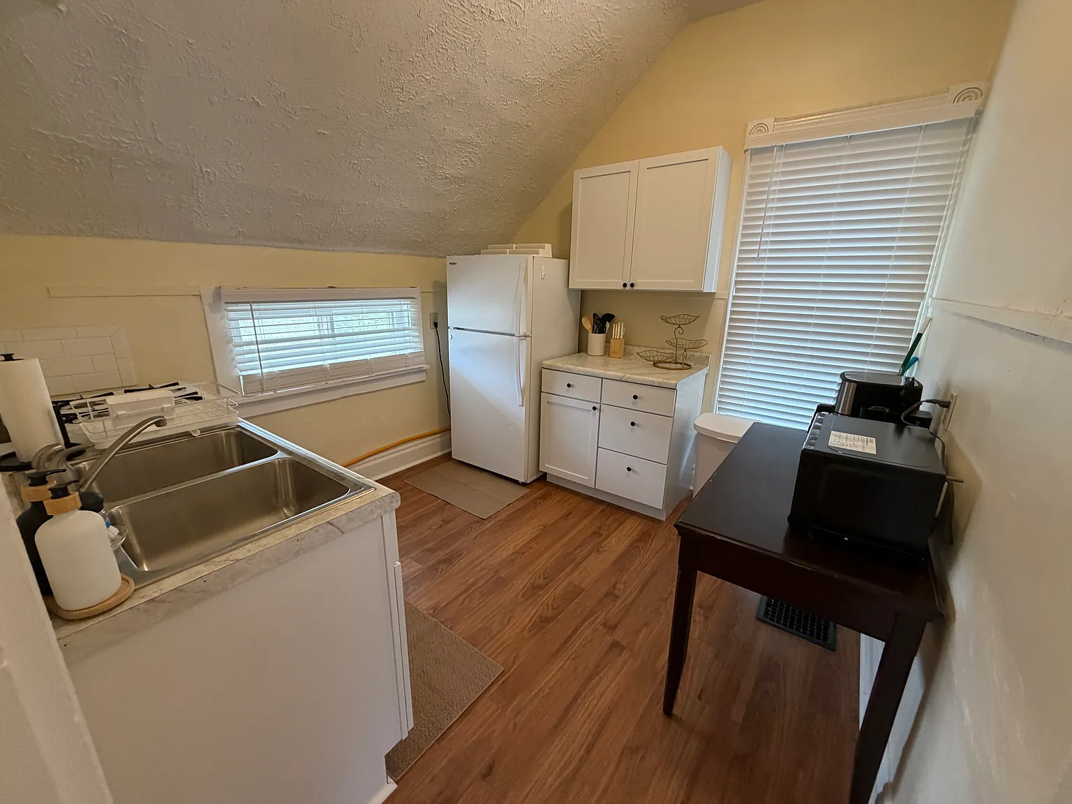1 bed, 660 sqft, $1,300 — Photo 4