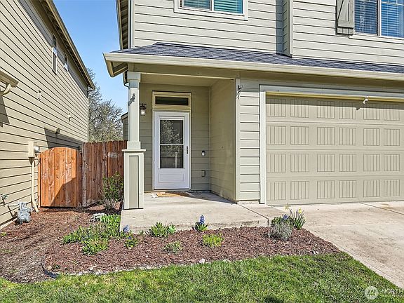 2nd image of 3212 NE 75th Way