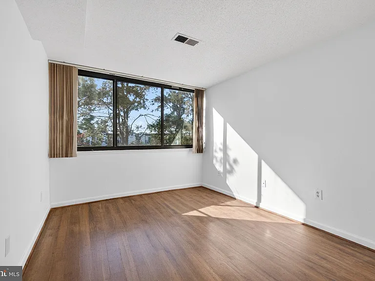 16 S Van Dorn St #506 — Photo 20