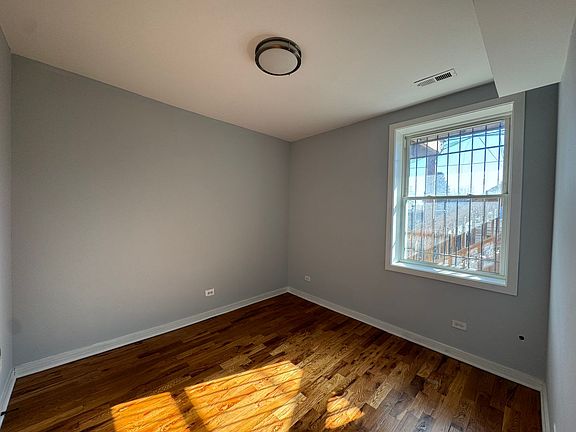3rd image of 1148 N Keeler Ave APT 2E