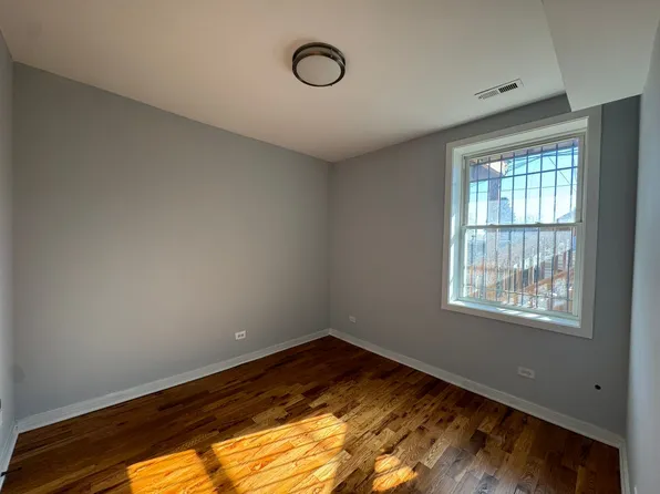 1150 N Keeler Ave APT 1W, Chicago, IL 60651