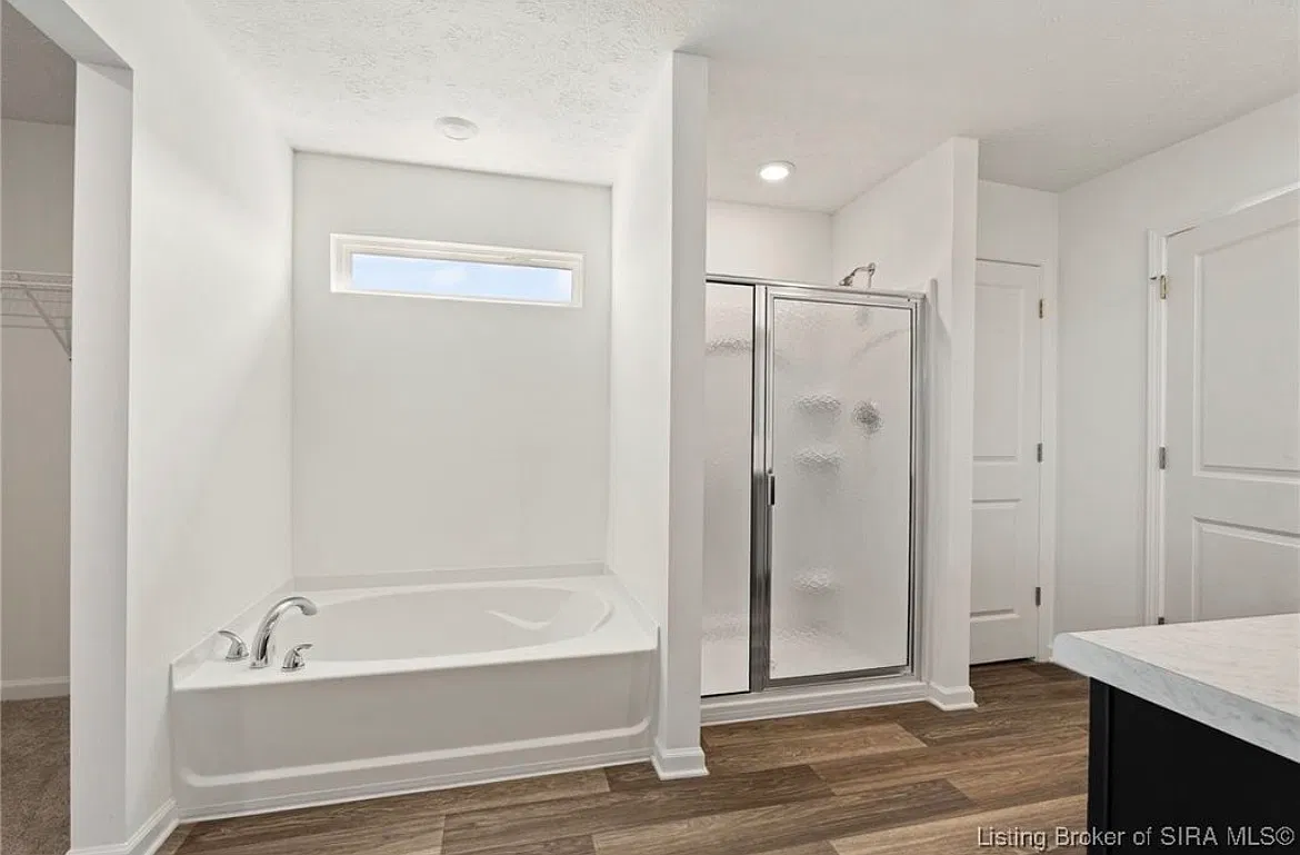 7002 Creekside Ct — Photo 2