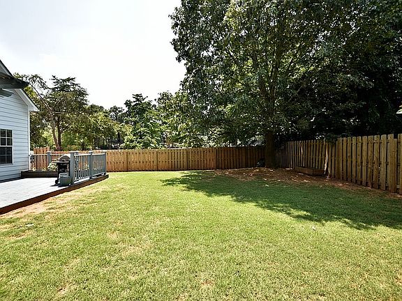 5th image of 1200 Primrose Dr