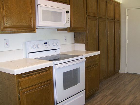 4th image of 42123 Village 42