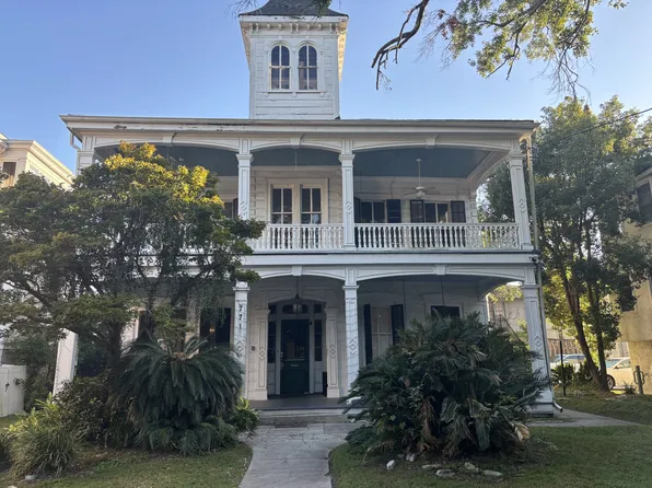 7715 Saint Charles Ave, New Orleans, LA 70118