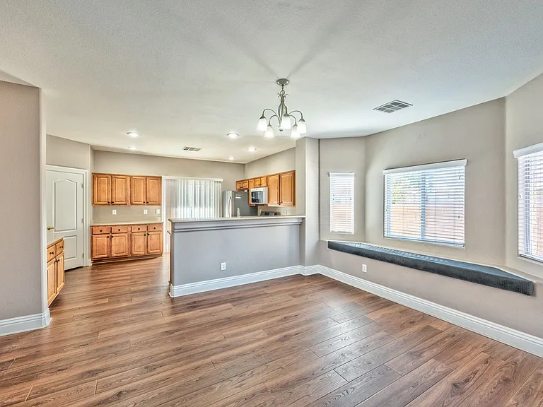 1593 Dark Wolf Ave — Photo 2