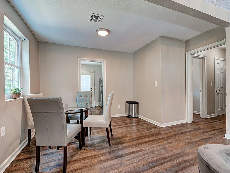 2801 Croydon Ct — Photo 6