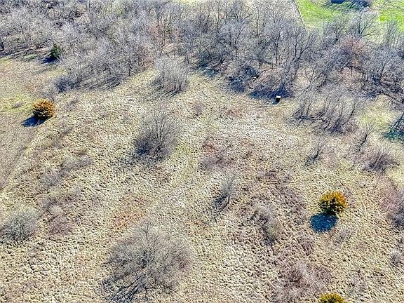 5th image of 914 NE 121st Rd