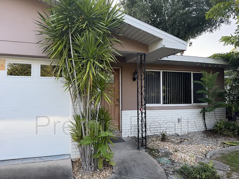 2 bed, 1.0 bath, 1000 sqft, $1,495 — Photo 2