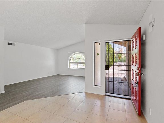 5th image of 11809 N Nightingale Cir #B