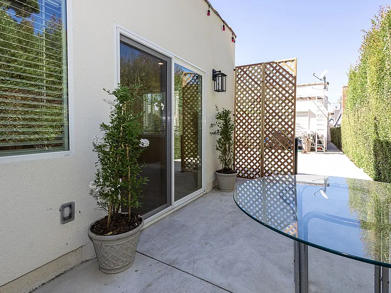 614 S Sycamore Ave — Photo 25
