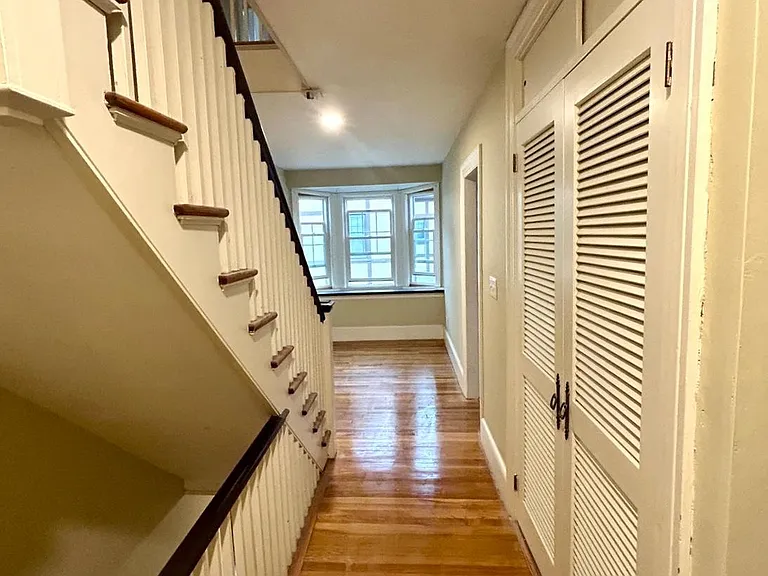 555 Lloyd Ave — Photo 8