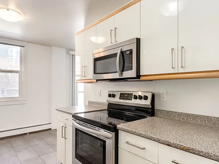 604 14th Ave SW — Photo 21