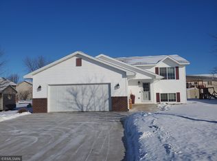 728 W 7th St, Litchfield, MN 55355