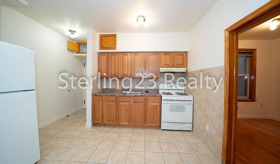 1st image of 3092 34th St APT 1B