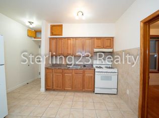 3092 34th St APT 1B, Astoria, NY 11103