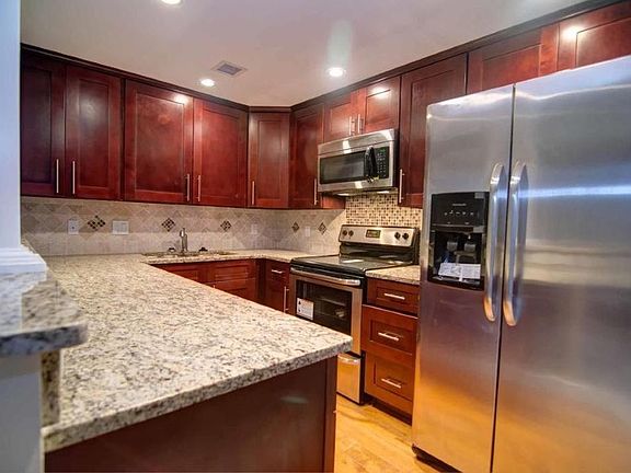 4th image of 227 Castlewood Dr APT 106