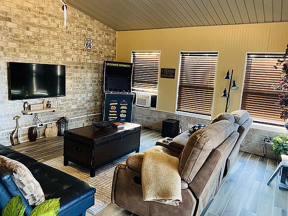 4th image of 23461 Balsam Creek Dr