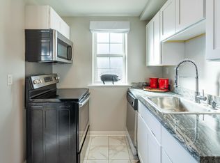 7700 E Jefferson Ave #10-302, Detroit, MI 48214