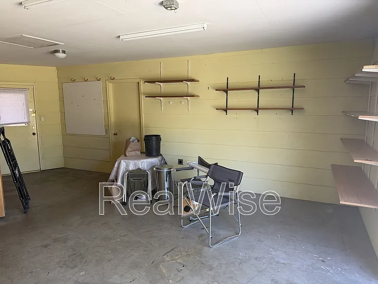 710 NW Midland Ave — Photo 62