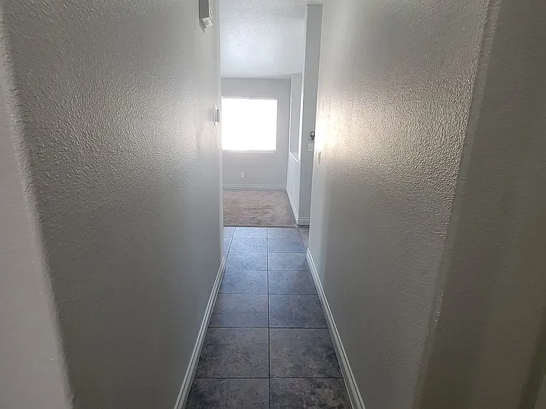 5916 Kenmore St — Photo 12