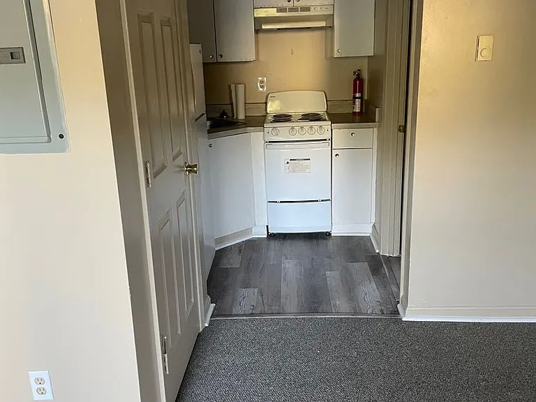 434 Russell Rd — Photo 19