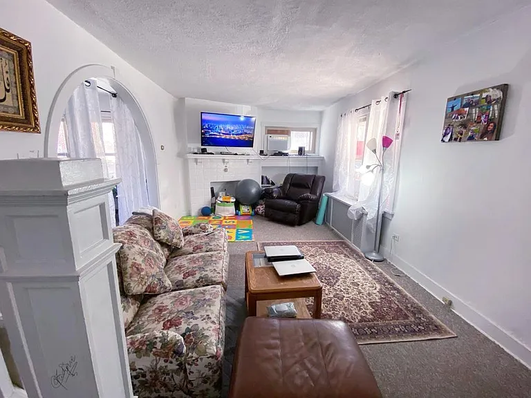 541 Summerlea St #1 — Photo 6