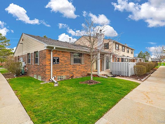 3rd image of 1921 Vine Way Dr APT 35