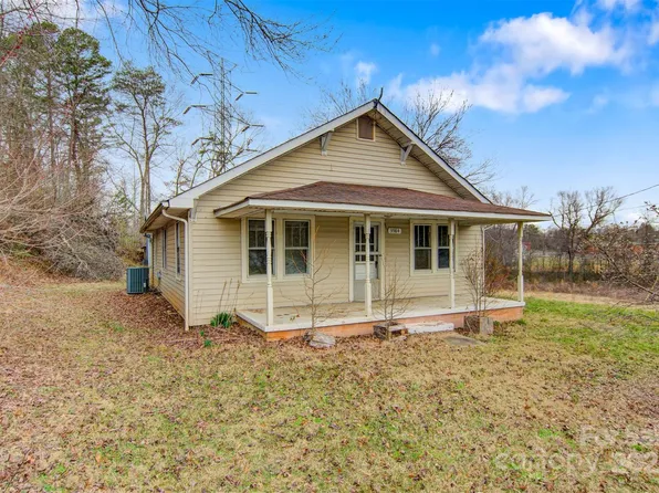 3584 Curleys Fish Camp Rd, Connelly Springs, NC 28612