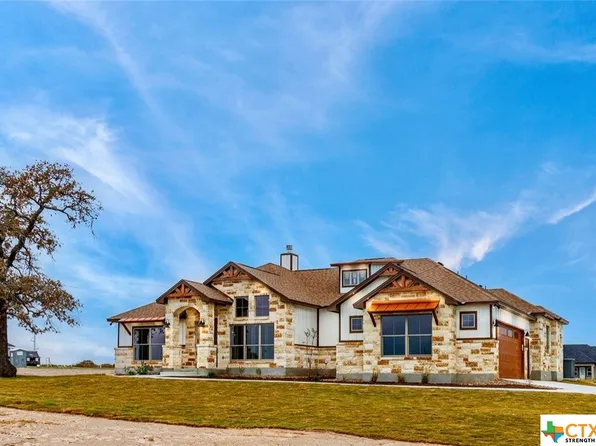 101 Summer Mdw, La Vernia, TX 78121