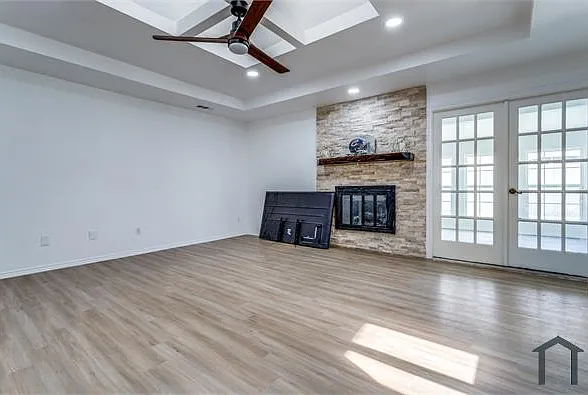 105 Douglas Dr — Photo 5