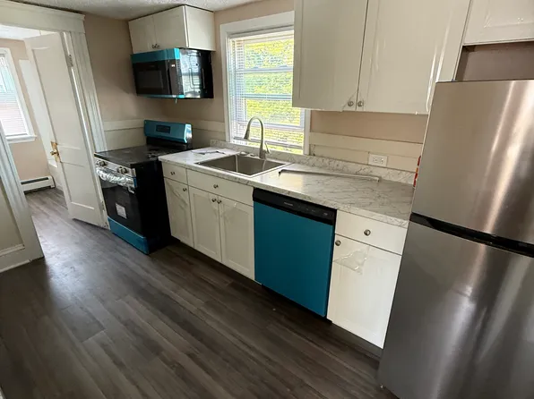 770 Dexter St #2R, Central Falls, RI 02863