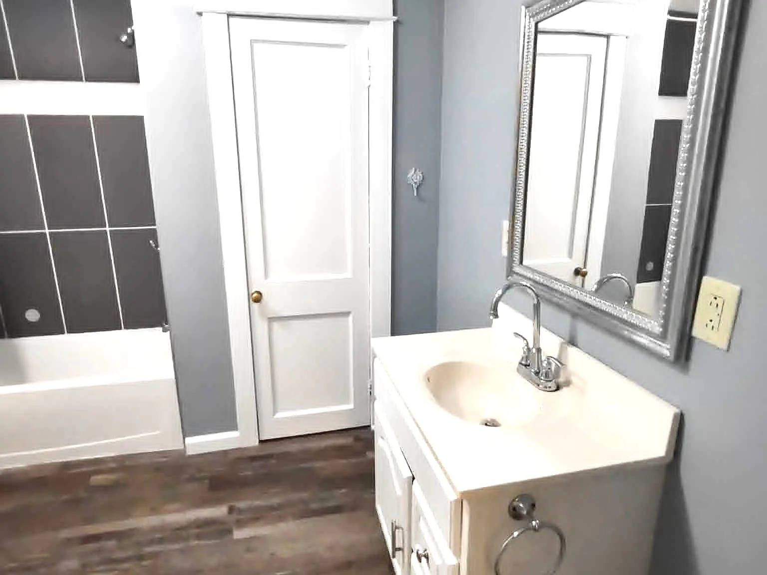 2 bed, 1380 sqft, $2,000 — Photo 4
