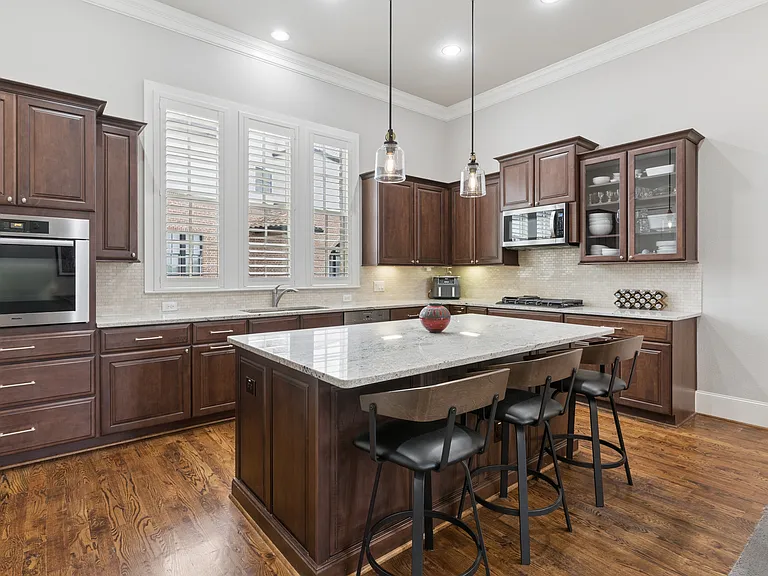 768 Sid Rich Dr — Photo 3