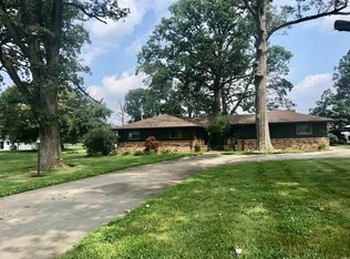 1550 W Union St, Ligonier, IN 46767