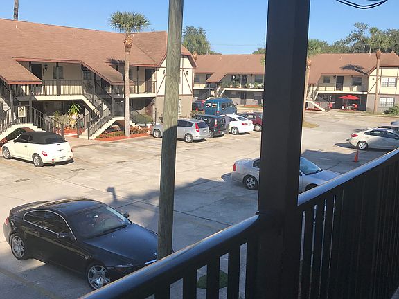 5th image of 3076 Sir Hamilton Cir