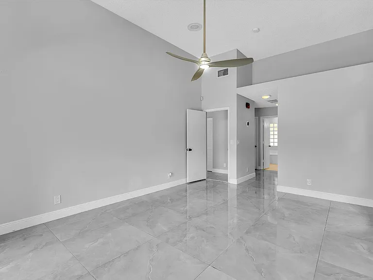 10434 NW 6th Ct — Photo 20