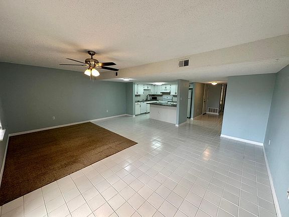 4th image of 372 Schneider Dr Unit 16