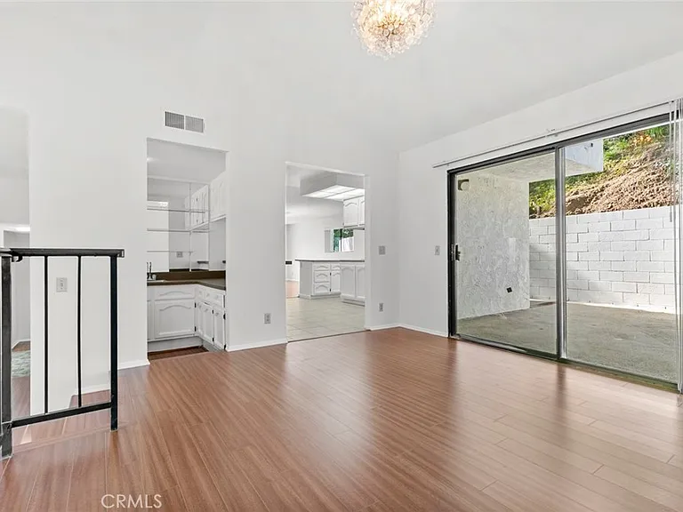 1321 Greenbriar Rd — Photo 9